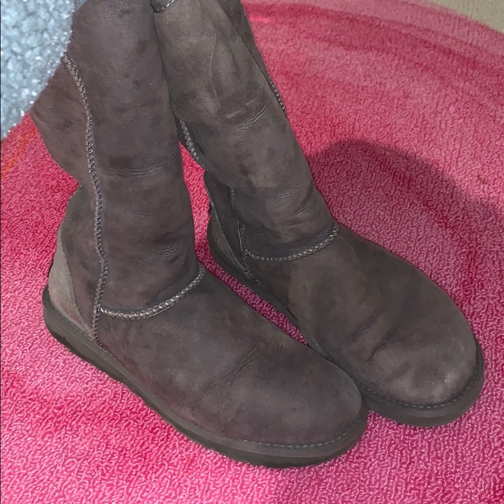 Grey uggs